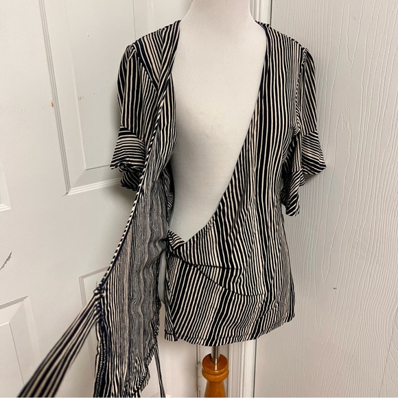 Free People Wrapped Around My Finger Wrap Top B2 - Picture 7 of 7